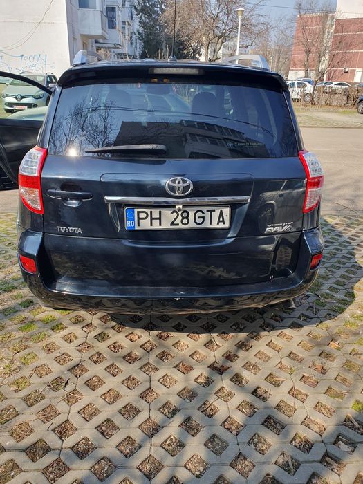 Se vinde Toyota rav4