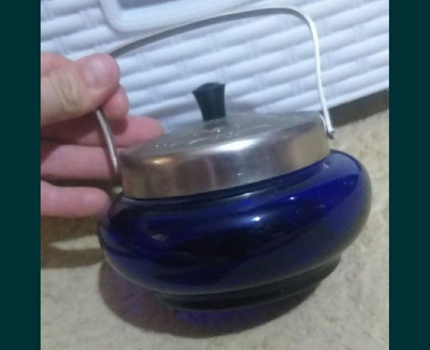 Сервизы и сахарница  Ссср б/у сервантное хранение