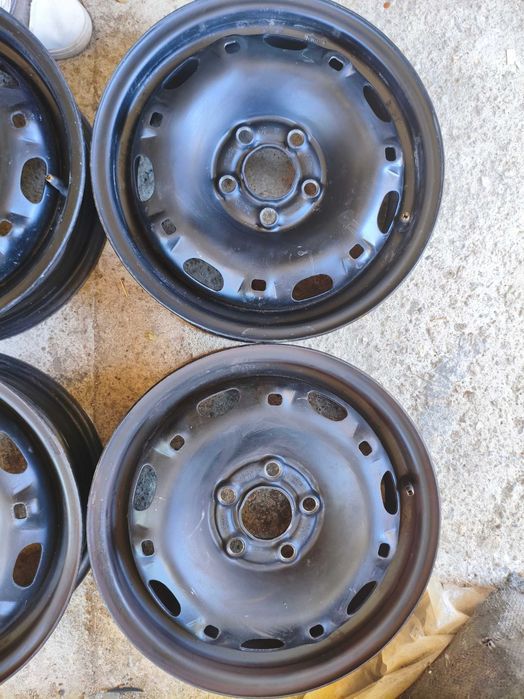 Оригинални VW стоманени джанти 14" 5x100 ET35 + тасове Sparco