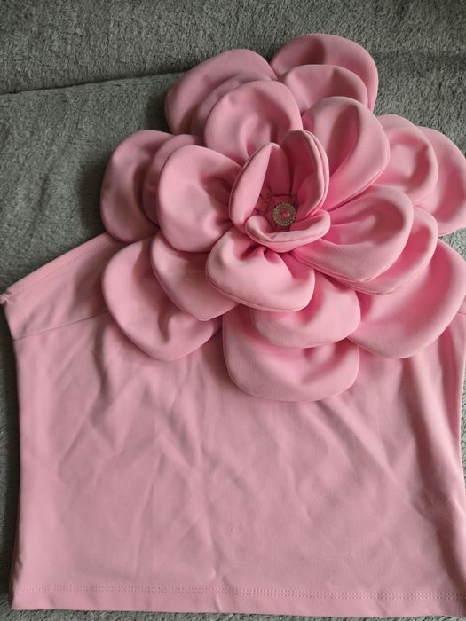 Розов топ много стилен