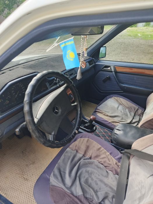Mercedes-Benz w124