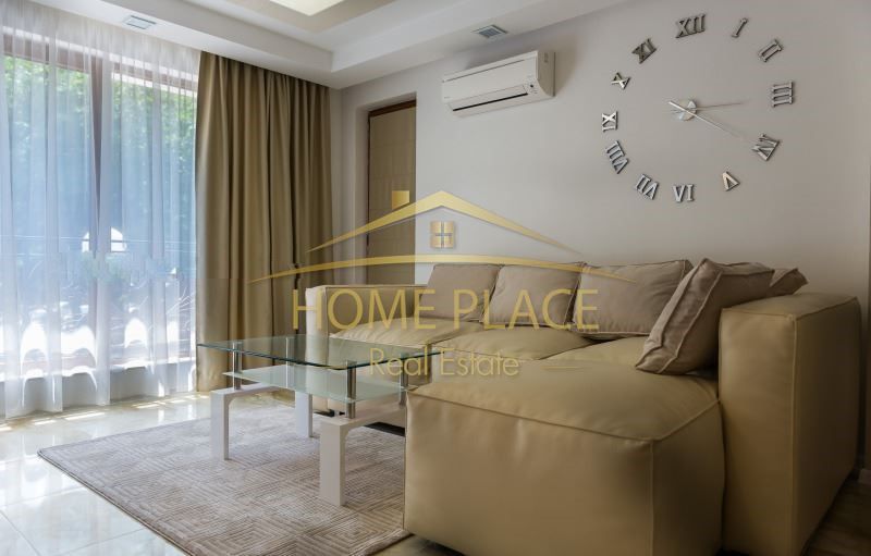 Дава се под наем Тристаен апартамент в Варна, Червен площад - 100 кв.м за 997.05 € - Снимка #2