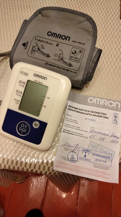 Тонометр омрон продам