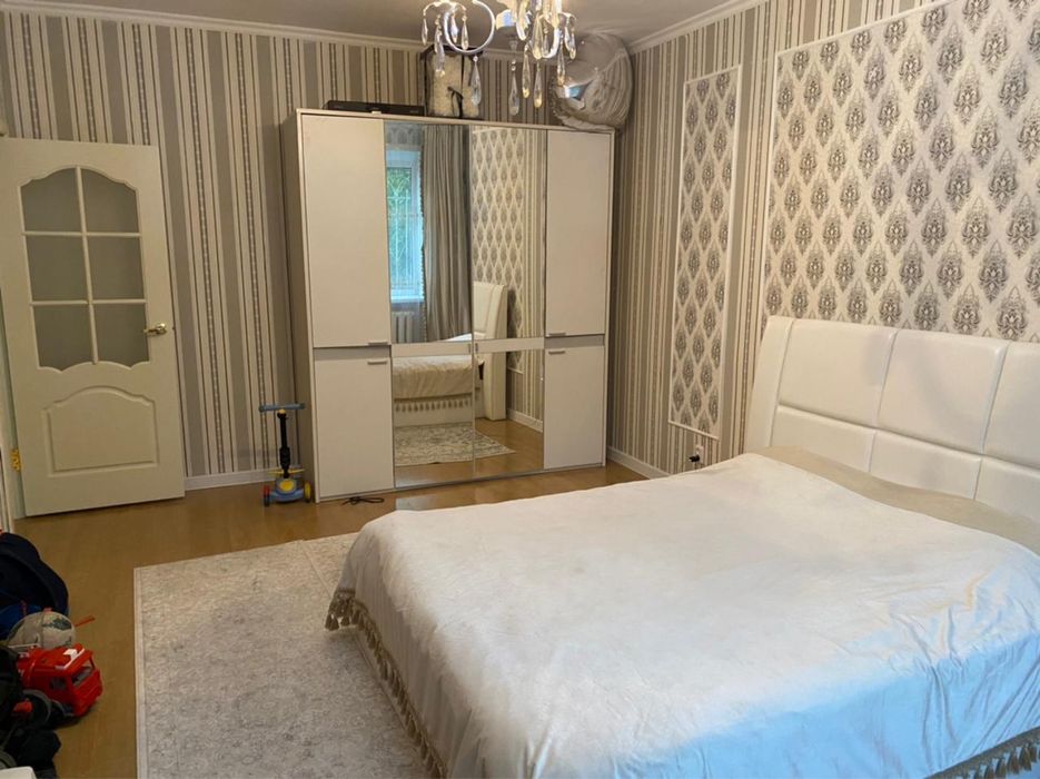 Продам спальный гарнитур