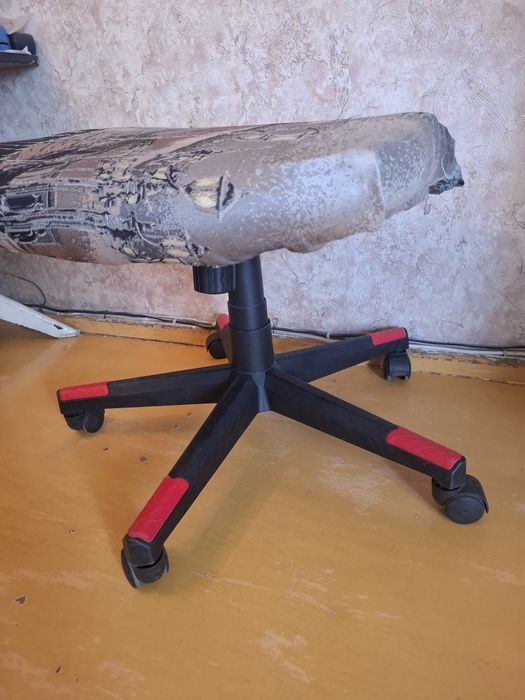 Кресло без спинки