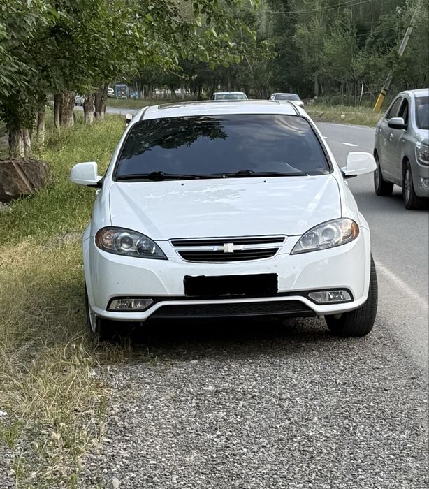 Chevrolet Gentra 2022 avtomat sotiladi.