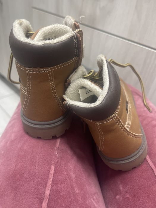 Ghetute iarna fila baietei marime 23