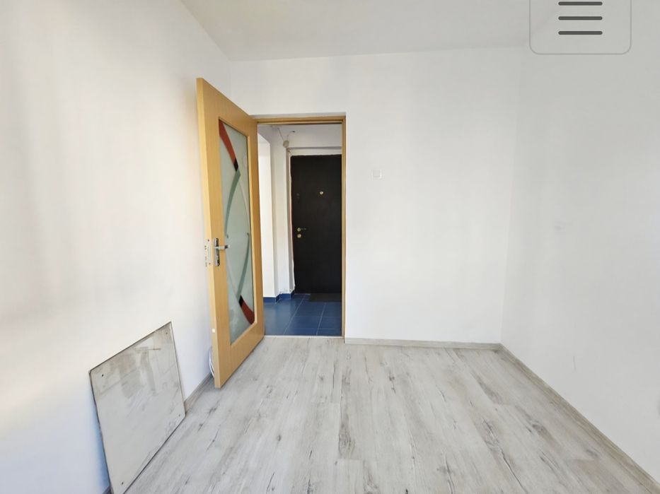 Vând apartament 3 camere Mall Vitan  83 000 euro