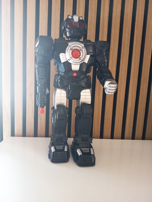 Robot destroier cu sunete și animații