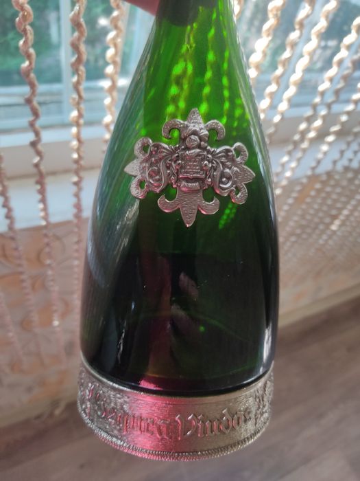 Продам пустую бутылку.