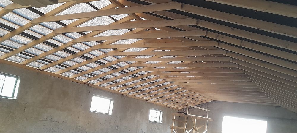 Executam acoperisuri si Reparatii acoperisuri