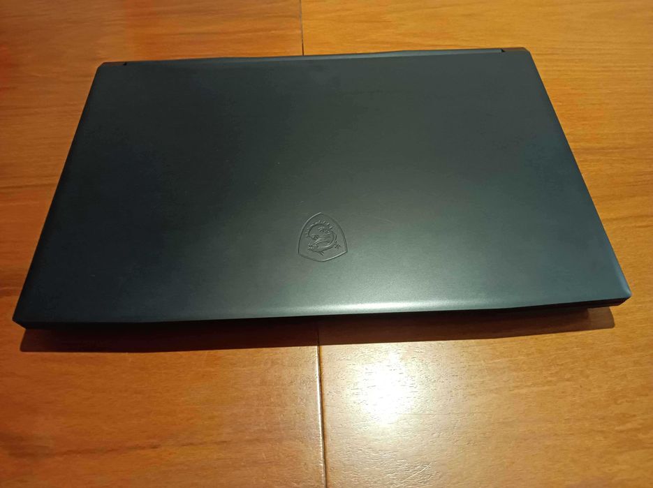 Геймърски лаптоп MSI Katana GF76 17.3" (i5 / RTX 3050 / 8GB / 512GB)