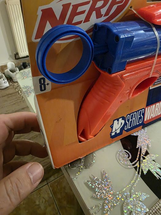 Acesta este un blaster de jucărie Nerf N-Series Ward.