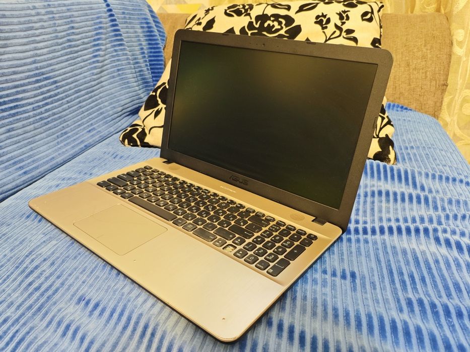 X541U АSUS i3-core Windows 10