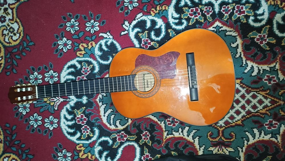 Yamaxa c 40   sotiladi hali yangi komplekt sotiladi