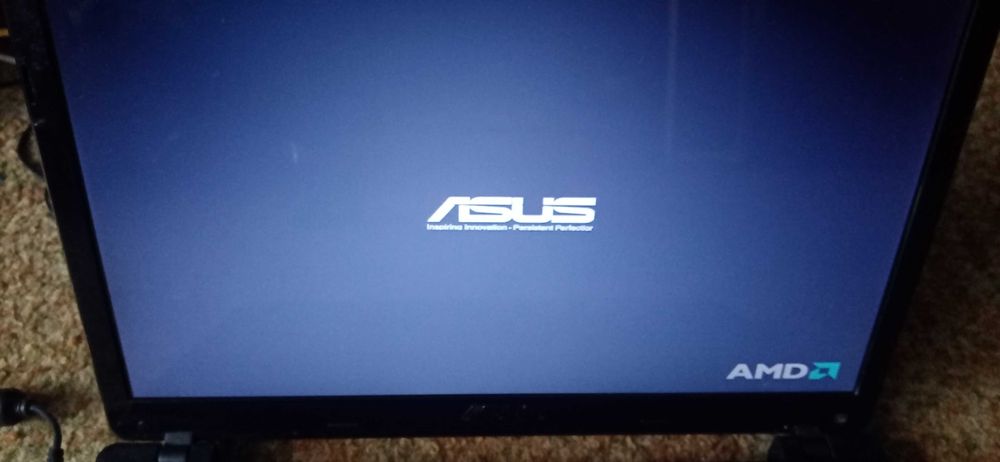 Продавам лап топ asus..