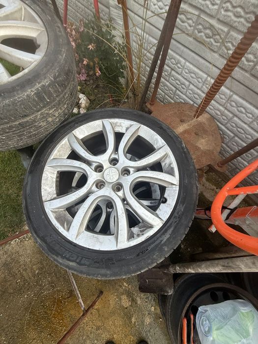 Vând jante peugeot 508 r18