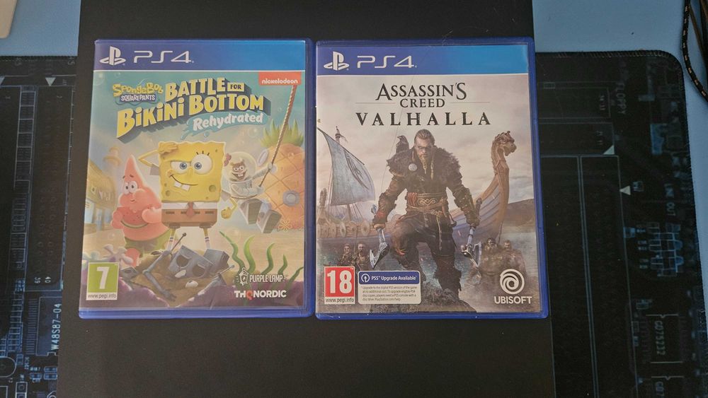 PlayStation 4 Pro CUH-7016B + 2 controllere + jocuri