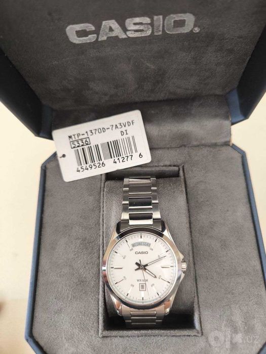 Продаю часы новые бренд casio