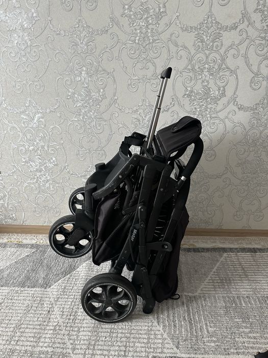 Продам коляску прогулочную