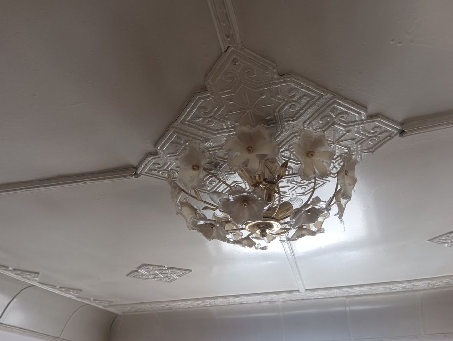 Люстра б/у отличном состоянии