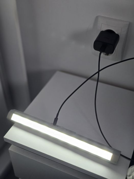 Set 2 lămpi LED WOBANE pentru dulap – Reîncărcabile, dimabile