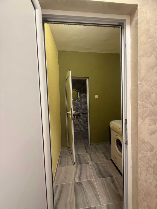 Продава многостаен апартамент в гр.Трън - от собственик