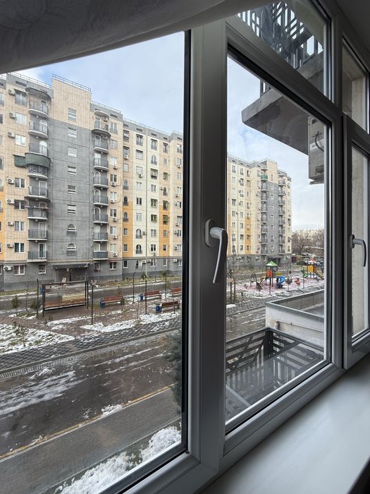 Dom sotiladi 1 xonali 36 kv mebellari qoladi