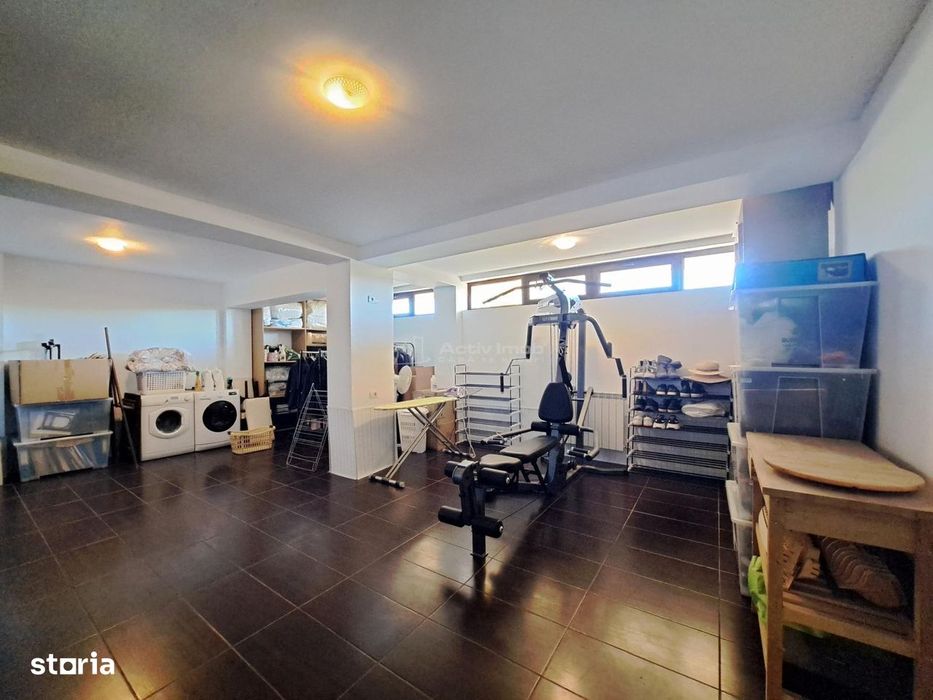 Casa cu piscina - Buftea - 8 camere - 4 bai - 620mp - 2500mp teren