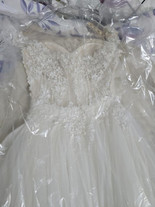 Vand rochie de mirease White Lady