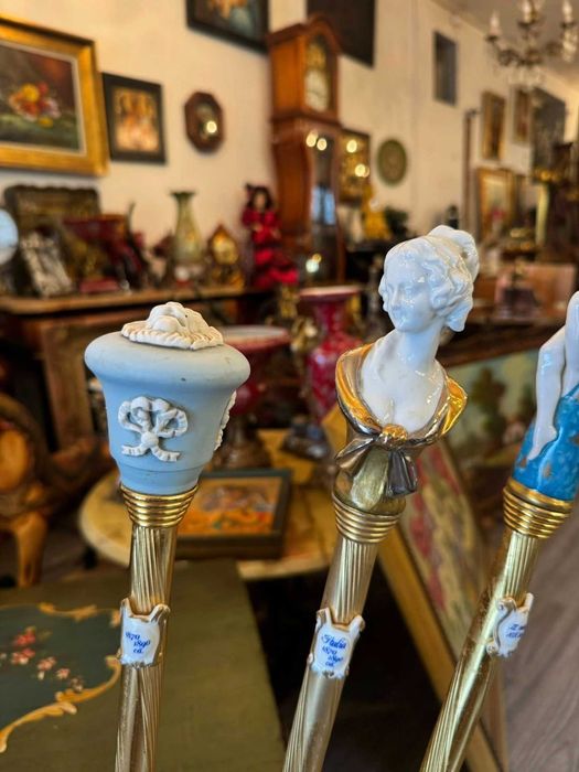 Colecție de bastoane cu mânere din porțelan( 1870,Italia)