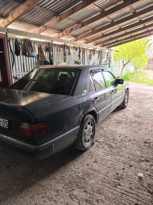 Мерседес W124 в хорошем состоянии