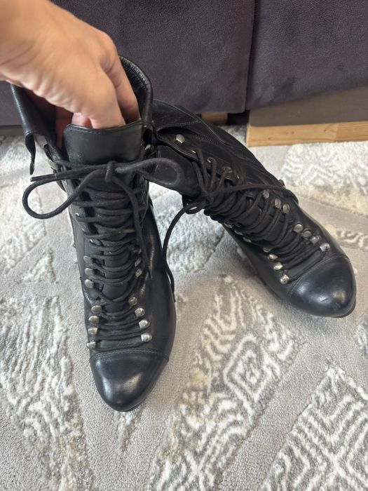 Боти guess от естествена кожа