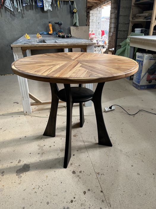 Круглый стол из массива карагача 92 см