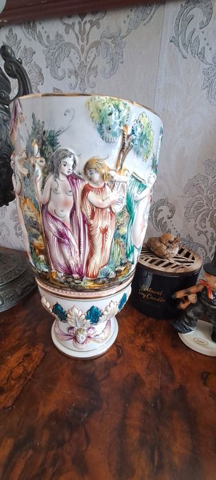 Италианска ръчно рисувана ваза