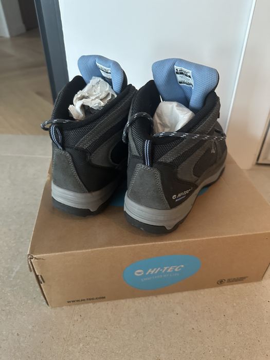 Дамски туристически обувки Hi-Tec