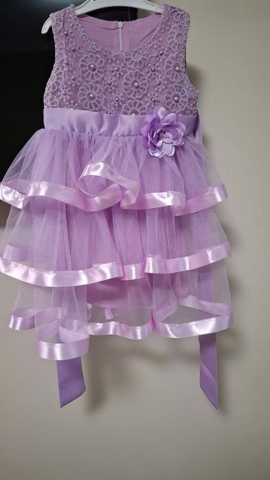Нарядное платье для девочки лилового цвета