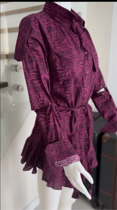 Vand rochie PNK cu maneci decupate