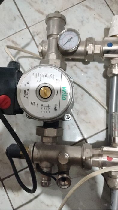 Distribuitor incalzire in pardoseala cu 8 cai