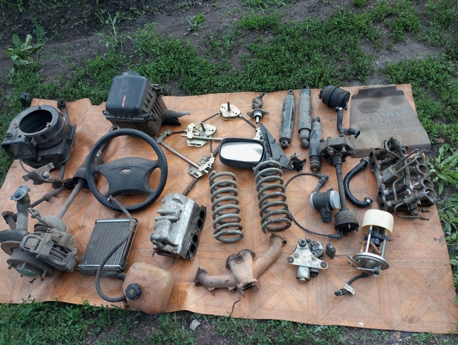 Продам запчасти .