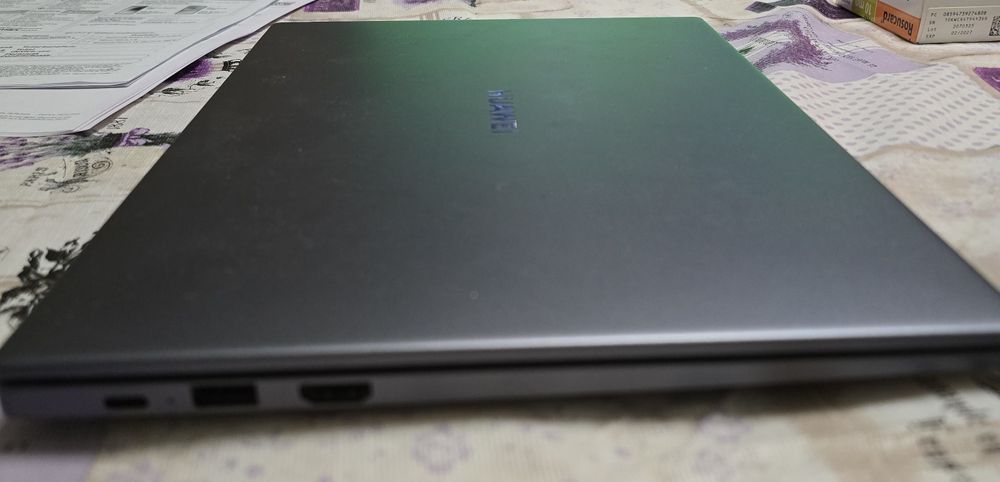 Laptop Huawei i5