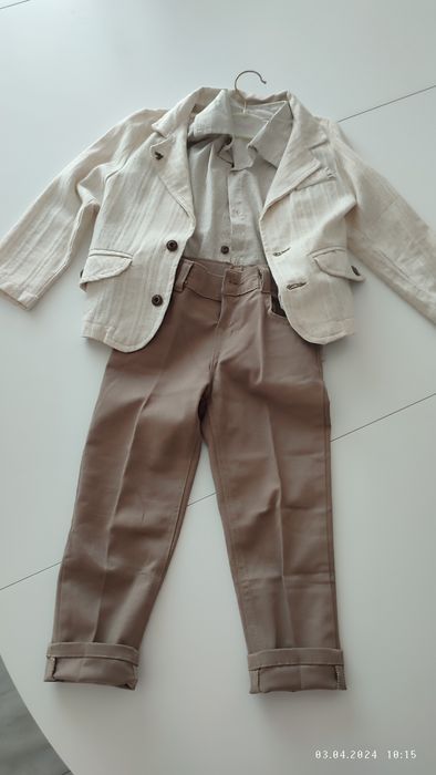 Vând 2 costume copii set 4 piese mărimea 104 și mărimea 98