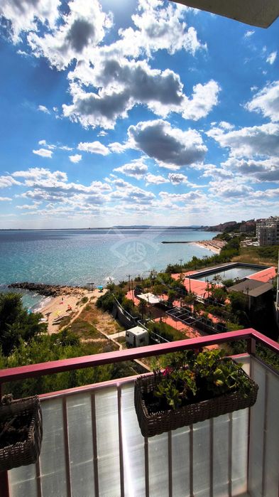 Тристаен - Свети влас