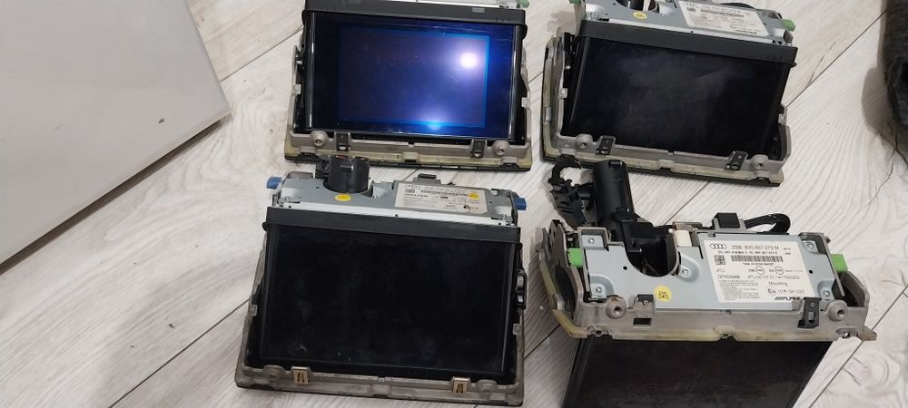 Vând display navigații Audi A3