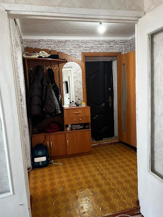 Продам 2 к.кв в с.Бадамша