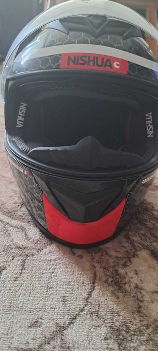 Продавам две каски