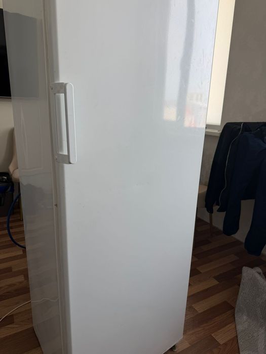 Морозильник вертикальный