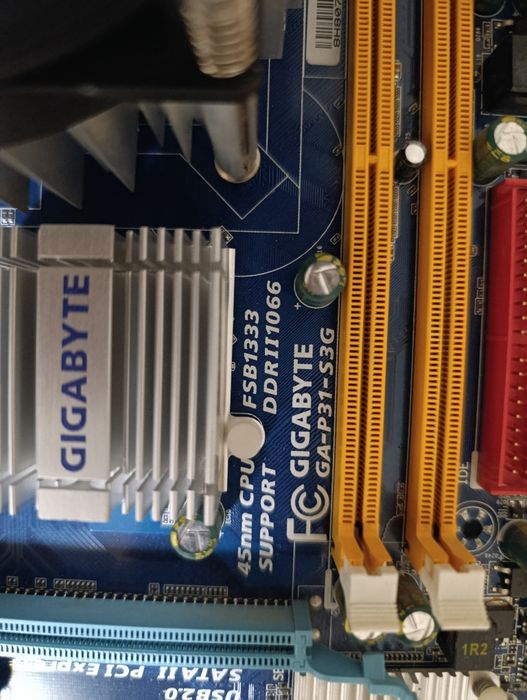 Материка DDR2 видеокарта