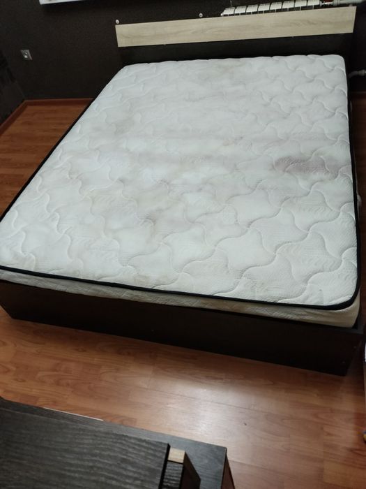 Кровать и тумба для спальни