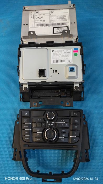 Vând navigație cd 500 Opel Astra j perfect funcțională.